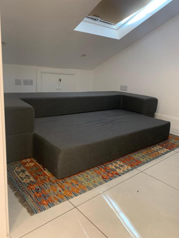 Air Conditioned Modern Double Bed Room With Private Attached Bathroom - Free Parking - Near London Heathrow Airport & Southall Broadway מראה חיצוני תמונה