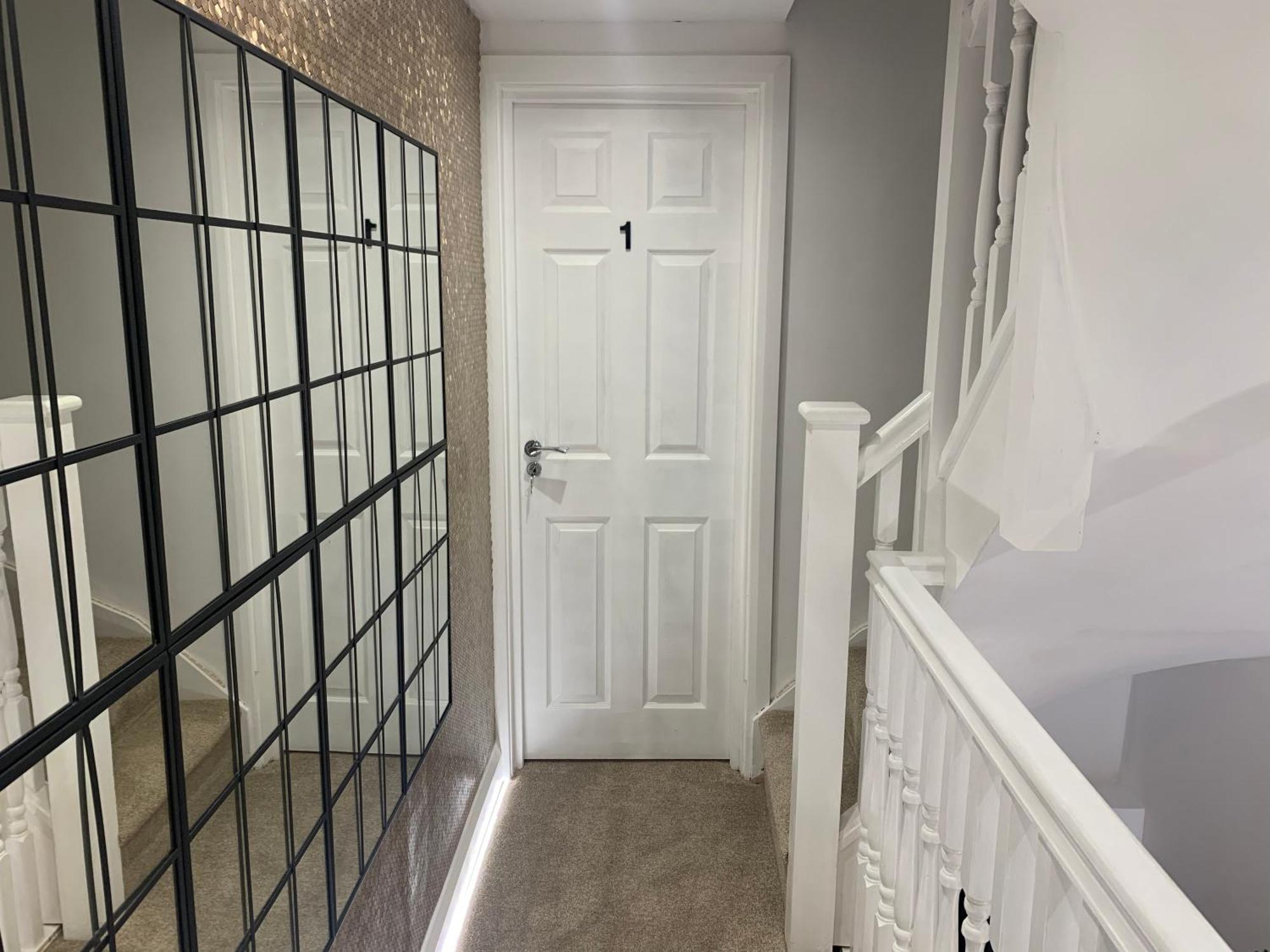 Air Conditioned Modern Double Bed Room With Private Attached Bathroom - Free Parking - Near London Heathrow Airport & Southall Broadway מראה חיצוני תמונה