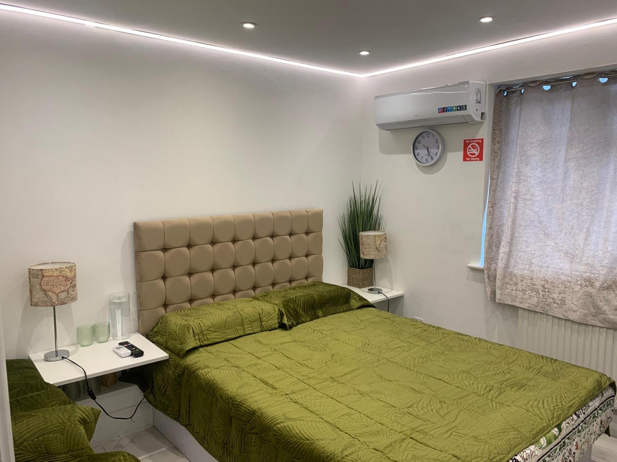 Air Conditioned Modern Double Bed Room With Private Attached Bathroom - Free Parking - Near London Heathrow Airport & Southall Broadway מראה חיצוני תמונה