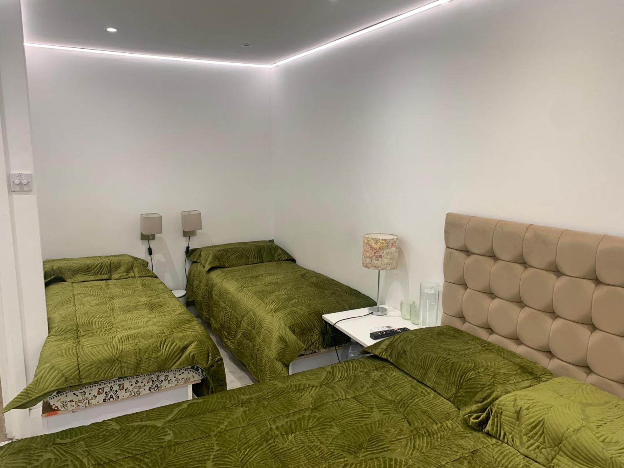 Air Conditioned Modern Double Bed Room With Private Attached Bathroom - Free Parking - Near London Heathrow Airport & Southall Broadway מראה חיצוני תמונה